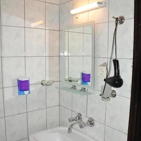 Akasia Hotel *