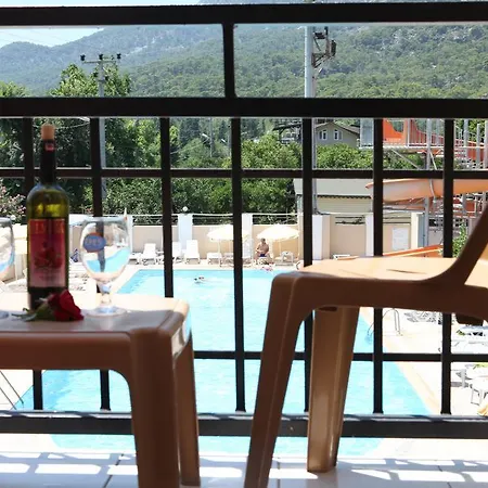 Akasia Otel *